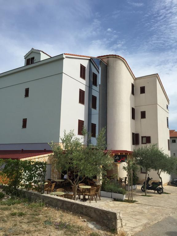 Apartments Villa Cherry Novalja Bagian luar foto