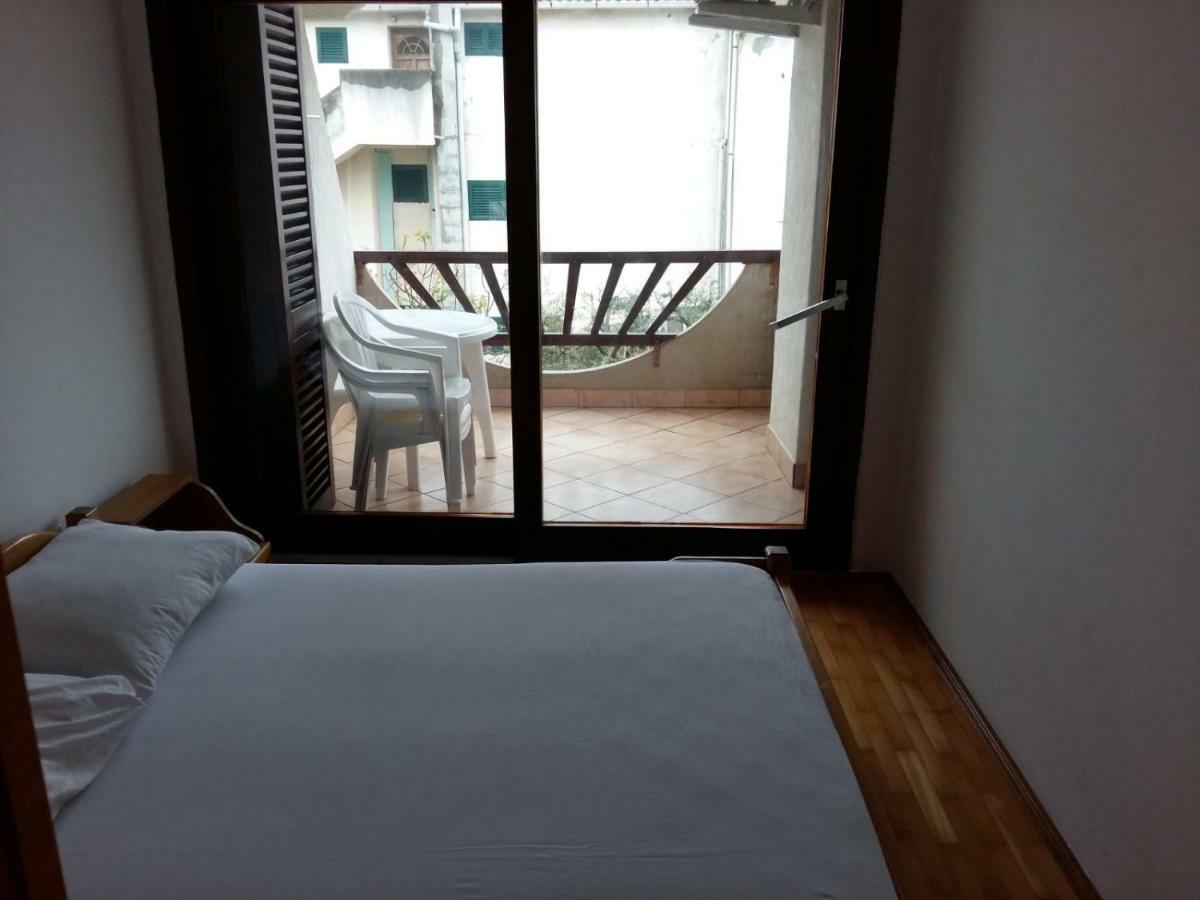 Apartments Villa Cherry Novalja Bagian luar foto
